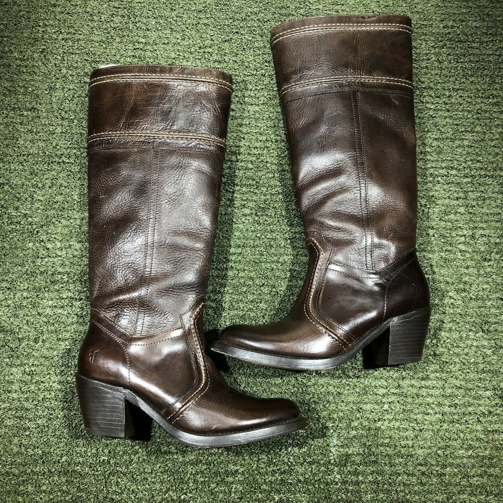 FRYE Jane Stitch Womens Brown Tall Leather Boots Size : 6B. Model : 77231